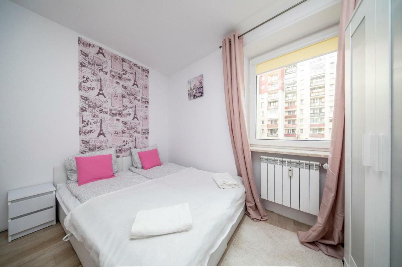 6 Cities Rooms Varsavia Esterno foto