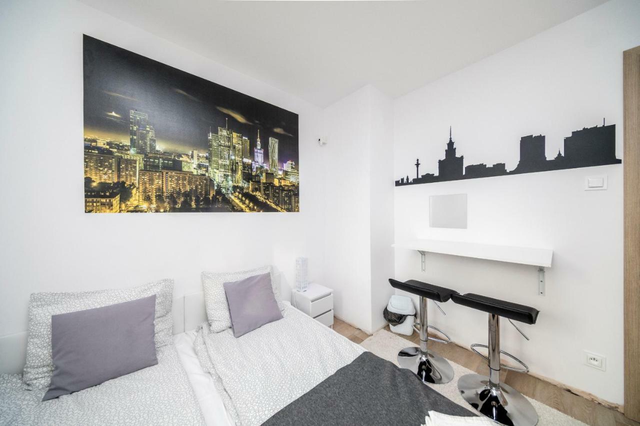6 Cities Rooms Varsavia Esterno foto