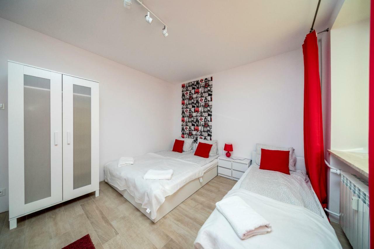 6 Cities Rooms Varsavia Esterno foto