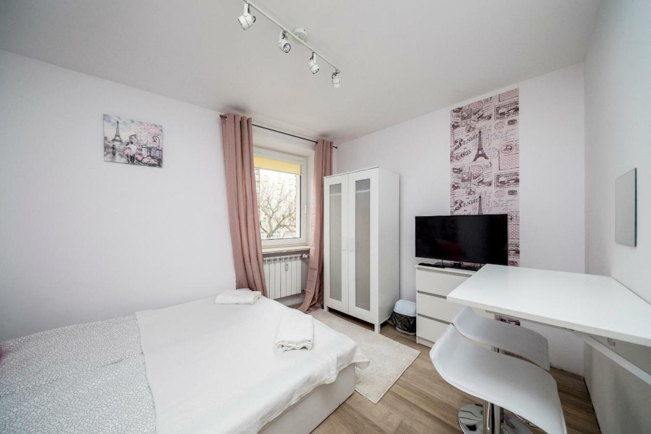 6 Cities Rooms Varsavia Esterno foto