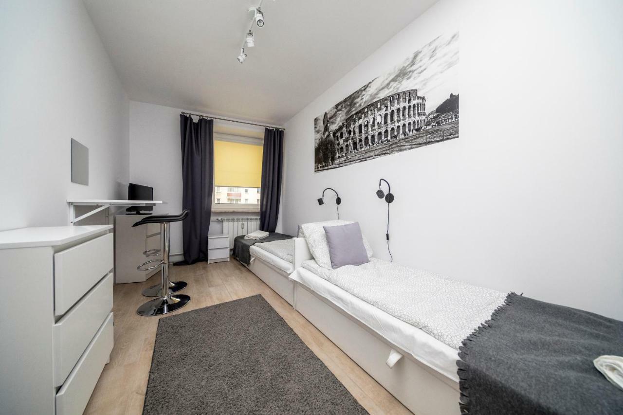 6 Cities Rooms Varsavia Esterno foto